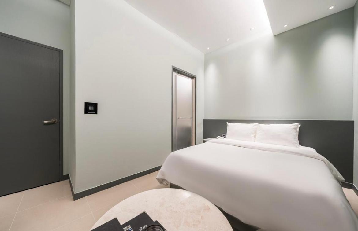 Hotel Myeong Jak Сувон Экстерьер фото