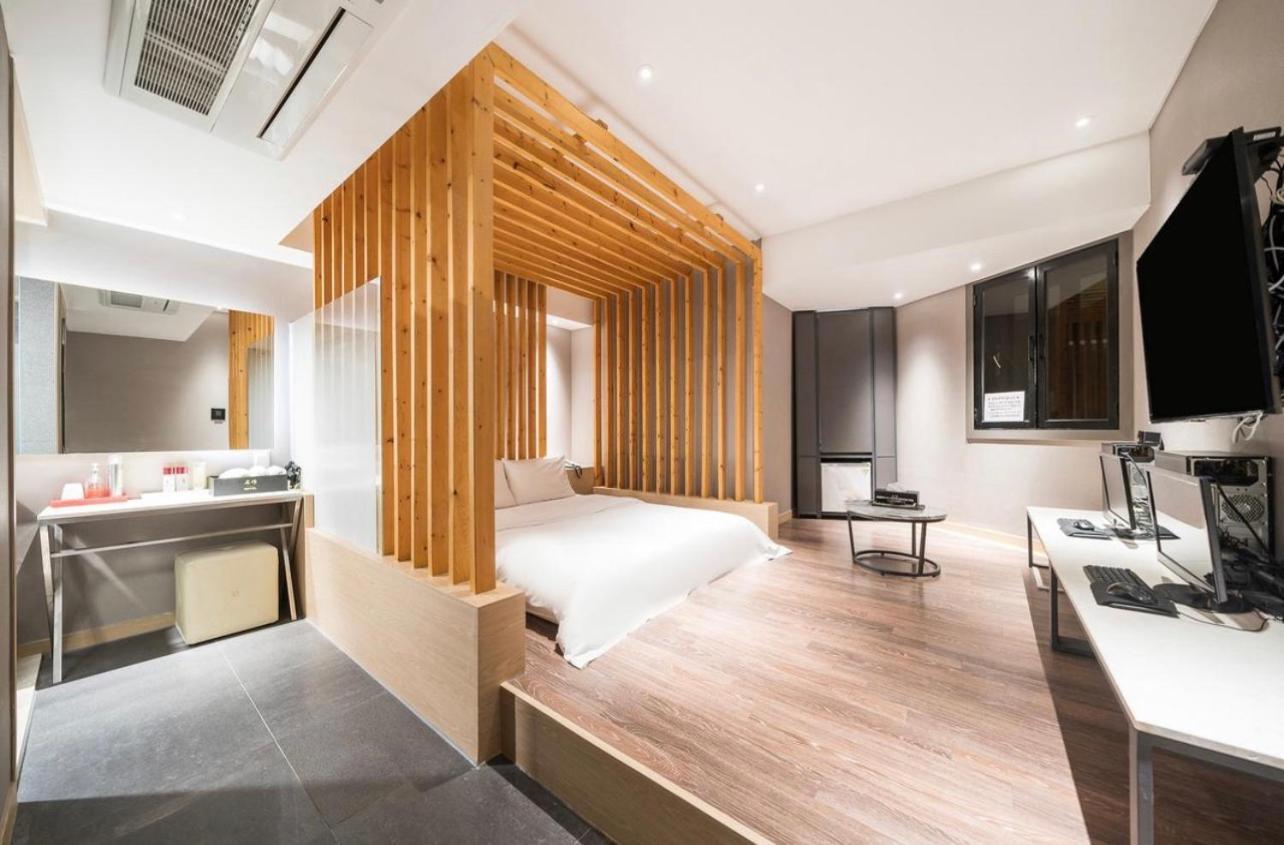 Hotel Myeong Jak Сувон Экстерьер фото