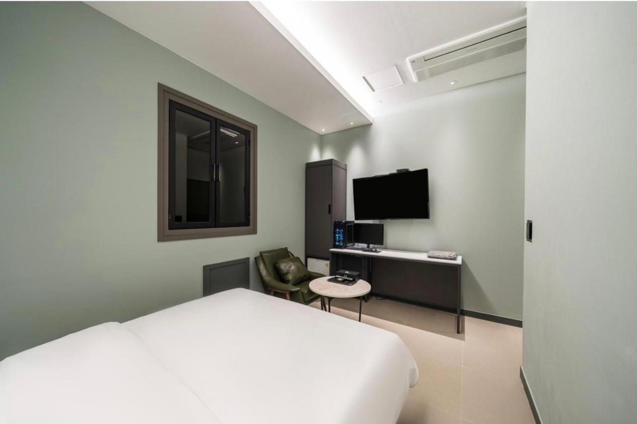 Hotel Myeong Jak Сувон Экстерьер фото