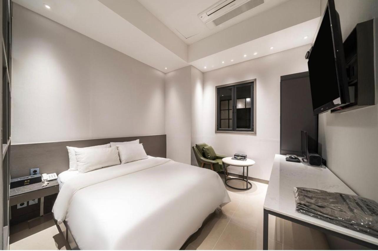 Hotel Myeong Jak Сувон Экстерьер фото